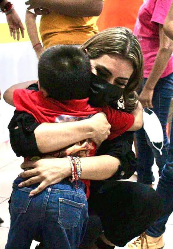 Convive Evelyn Salgado con niñas y niños de la Casa Hogar DIF Guerrero ...