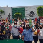 Entrega Fondo de Cultura Económica y Secultura 20 colecciones de literatura a 15 instituciones educativas de Iguala