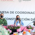 Sesiona gobernadora Evelyn Salgado con integrantes de la Mesa de Coordinación para la Construcción de la Paz en Acapulco