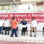 Entrega Evelyn Salgado apoyos a más de mil 600 pescadores afectados por el fenómeno de mar de fondo