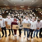 Entrega Evelyn Salgado equipos de cómputo a mil 305 estudiantes normalistas de Guerrero