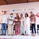 Entregan Evelyn Salgado y el titular de Conapesca tarjetas para el pago del programa Bienpesca