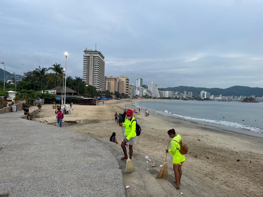 Se han recolectado 4 mil 888 toneladas de basura en playas de Acapulco ...