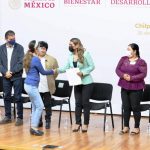 Encabeza Evelyn Salgado entrega de apoyos del Programa Emergente de Vivienda por casi 100 MDP en más de mil 650 acciones para Iguala y Chilpancingo