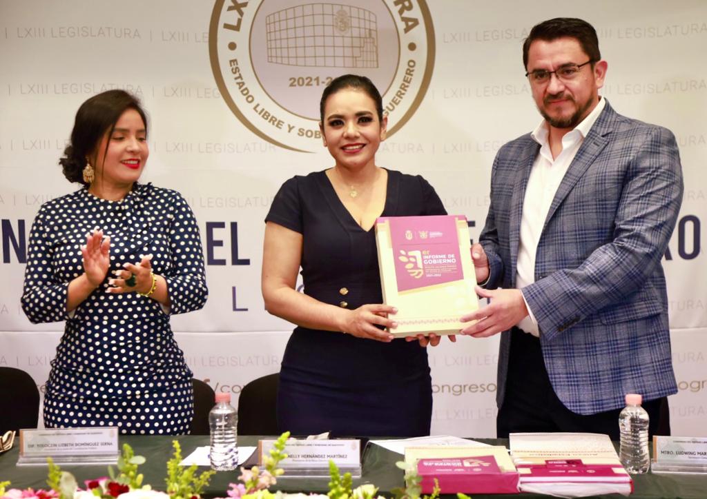 Entrega Ludwig Reynoso el Primer Informe de Gobierno de Evelyn Salgado ...