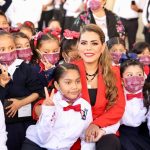 Inicia Evelyn Salgado la distribución de más de 600 mil uniformes escolares para estudiantes de 11 mil escuelas en Guerrero