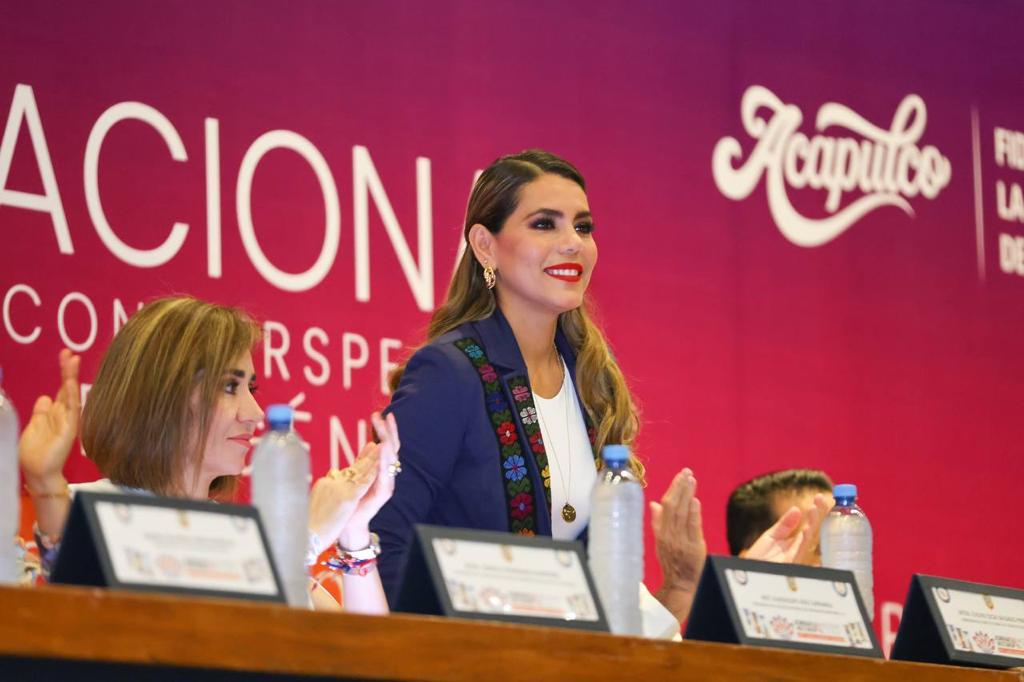 Reconoce Evelyn Salgado la labor y contribución de las y los notarios ...