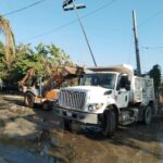 Personal y equipo de CICAEG continúan retirando material de azolve y escombros en las calles de la Colonia Emiliano Zapata de Acapulco