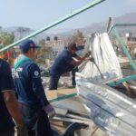 Protección Civil Guerrero continúa en la Colonia Zapata de Acapulco con la liberación de vehículos y corte de árboles caídos