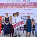 La gobernadora Evelyn Salgado promueve la salud mediante la entrega estufas ecológicas en la Costa Grande
