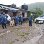 Tránsito Estatal rescata a tres personas atrapadas por creciente de Río en Chilpancingo