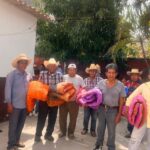 Continúa la entrega de apoyos alimentarios en la región de la Montaña para damnificados del huracán John