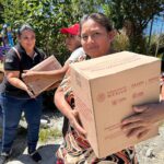 Familias afectadas por el huracán John de la capital del estado, fueron beneficiadas con apoyos alimentarios distribuidos por las brigadas del Sistema DIF Guerrero
