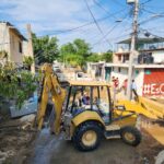 Brigadas de la estrategia #FuerzaOperativaGuerrero continúan trabajando en la limpieza de planteles y vialidades en el puerto de Acapulco