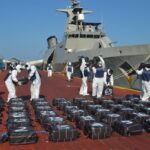 Duro golpe al narcotráfico en Guerrero: Detienen a nueve y aseguran 3.6 toneladas de droga en el mar de Acapulco.