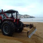 El gobierno del Estado, a través de la dirección de Playas, realiza trabajos de limpieza en la franja costera del Puerto de Acapulco.