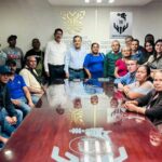 Martin Vega González, se reunió con el alcalde de Tecoanapa, Juvenal Poblete Velázquez, y pobladores.