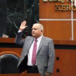 Raymundo Segura Estrada, comparece ante el pleno del Congreso Local.