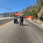 Oficiales de Tránsito Estatal permanecen brindando seguridad y apoyo vial en la Avenida Escénica