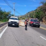 Oficiales de Tránsito Estatal, permanecen en la avenida Escénica de Acapulco