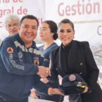 Evelyn Salgado fortalece la Protección Civil con uniformes para brigadistas y bomberos de Guerrero