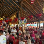 Residentes y turistas disfrutan de las actividades de esparcimiento en Acapulco este 14 de febrero