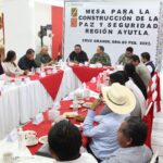 Acuerda la Mesa Regional para la Construcción de la Paz en la Costa Chica, fortalecer la gobernabilidad y bienestar de la población