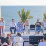 Asiste Evelyn Salgado a la entrega del Récord Guinness a clavadistas de la Quebrada por el salto de cabeza más alto del mundo