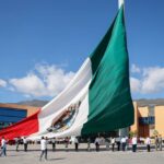 Encabeza Evelyn Salgado ceremonia de izamiento de bandera y reconoce a jóvenes matemáticos por triunfos internacionales