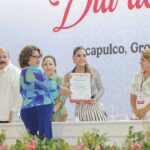 Evelyn Salgado reconoce labor, entrega y servicio a docentes durante la celebración del Día de la Maestra y Maestro