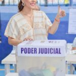 La gobernadora Evelyn Salgado Pineda acude a emitir su voto en la Elección del Poder Judicial de la Federación 2025