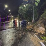 Elementos de la Policía Estatal implementan operativo vial y apoyan en labores de limpieza en Av. Escénica