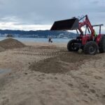 Personal de la Promotora de Playas Acapulco dio inicio a los trabajos de limpieza.