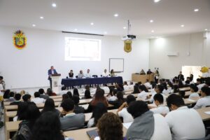 Auditorio durante el mensaje de autoridades