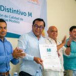 El gobierno de Guerrero reconoce la profesionalización y calidad en los servicios de los restaurantes 100% Natural y La Barra 520