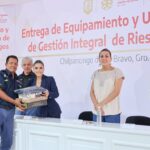 Evelyn Salgado entrega 3 mil piezas de equipo y uniformes a brigadistas de Protección Civil y Bomberos de Guerrero