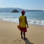 Refuerza Promotora de Playas Acapulco la vigilancia ante mar de fondo