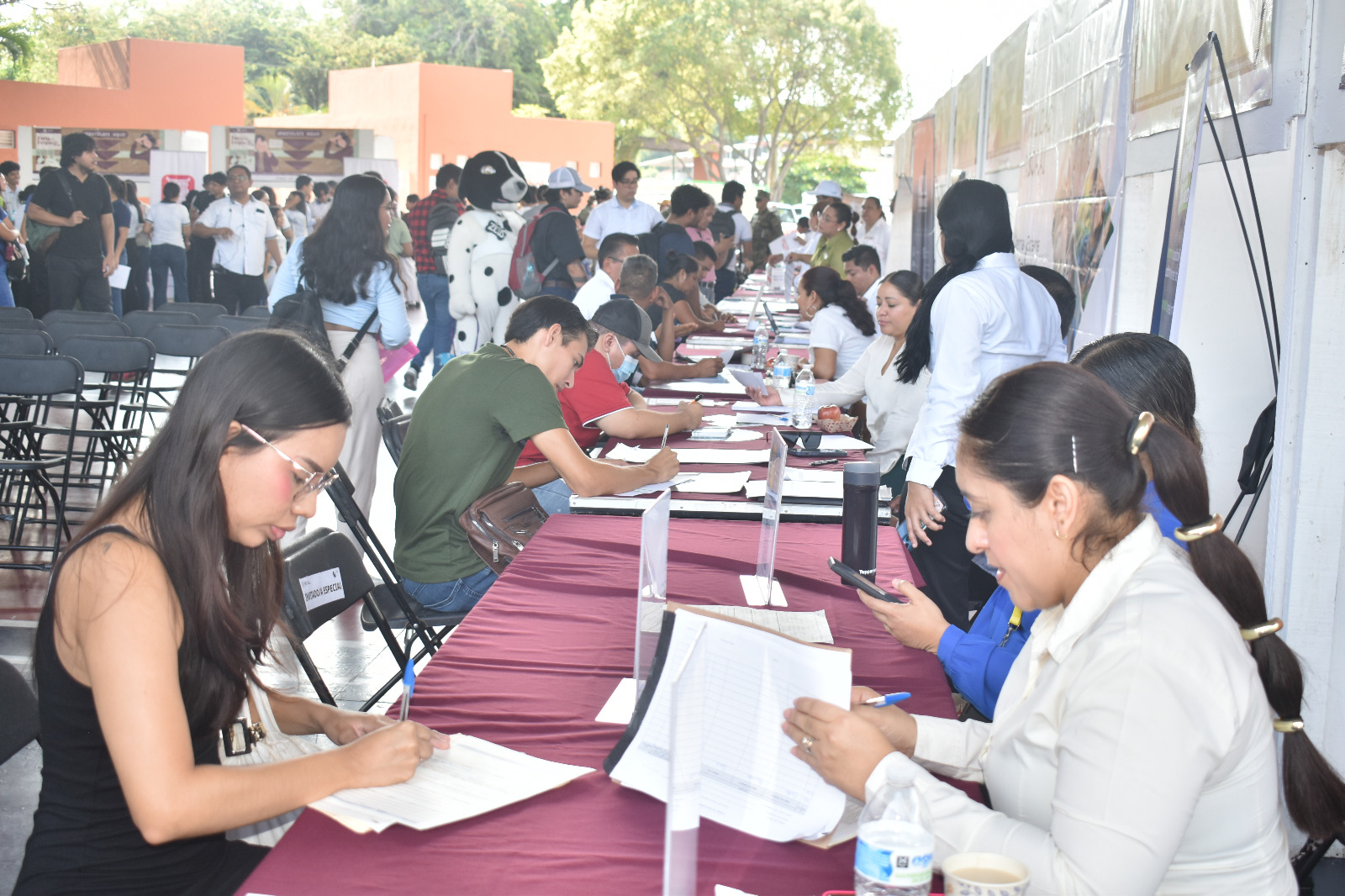 Se ofertan más de 300 vacantes en la Tercera Feria de Empleo ...