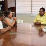 reunión de trabajo con la dirigente de los Colectivos de Búsqueda de Personas Desaparecidas en Guerrero, Samantha Colón.