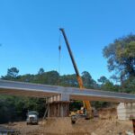 Avance del 70% la construcción del puente vehicular Arroyo Campana en San Luis Acatlán