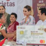 Entrega Evelyn Salgado Pineda tarjetas de Pensión para el Bienestar a Mujeres y Adultos Mayores en Acapulco 