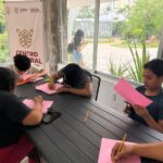 Niñas y niños acapulqueños dieron rienda suelta a su imaginación durante el taller “Collage Creativo”