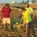Promotora de Playas Acapulco realizó labores de limpieza en la franja de arena y accesos a las playas del puerto