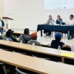 La gobernadora Evelyn Salgado Pineda se reunió en Chilpancingo con pobladores de la Sierra que mantenían un bloqueo.