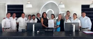 Entrega de Constancia del Sistema de Clasificación Hotelera con categoría cuatro estrellas al Hotel Krystal Beach Acapulco