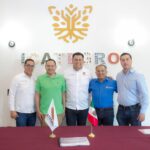 EL MTRO. MARCO ANTONIO MARBAN GALVÁN, SOSTUVO UNA REUNIÓN DE TRABAJO CON EL LIC. RICARDO CASTILLO DÍAZ, DIRECTOR DE QUADRATÍN GUERRERO; EL LIC. AYMER VALENCIA MARBÁN, EMPRESARIO; Y EL LIC. MIGUEL TINOCO, INVESTIGADOR.