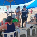 SSP Guerrero promueve la prevención del delito con acciones de proximidad social en playas del puerto de Acapulco.