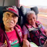 Evelyn Salgado respaldada a adultos mayores en su proceso de solicitud de Visa americana