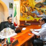 Fortaleciendo la proyección turística de Taxco, el secretario de Turismo estatal, Simón Quiñones Orozco, se reunió con el presidente municipal