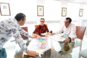 Simón Quiñones Orozco, se reunió con la alcaldesa Lizette Tapia Castro y el director de la OCV Ixtapa-Zihuatanejo, Pedro Castelán